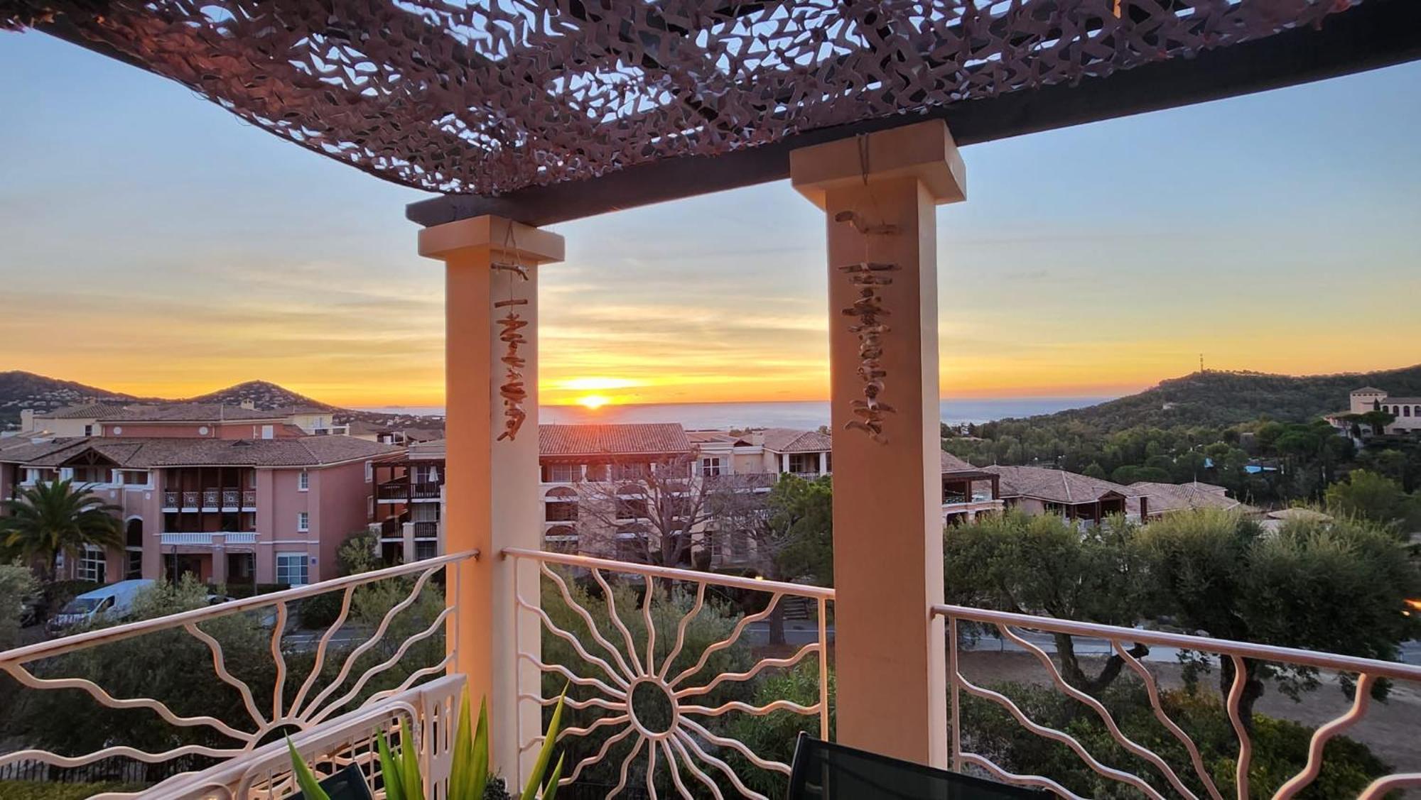 Saint-Raphael- Vue Mer Et Massif De L'Esterel Buitenkant foto